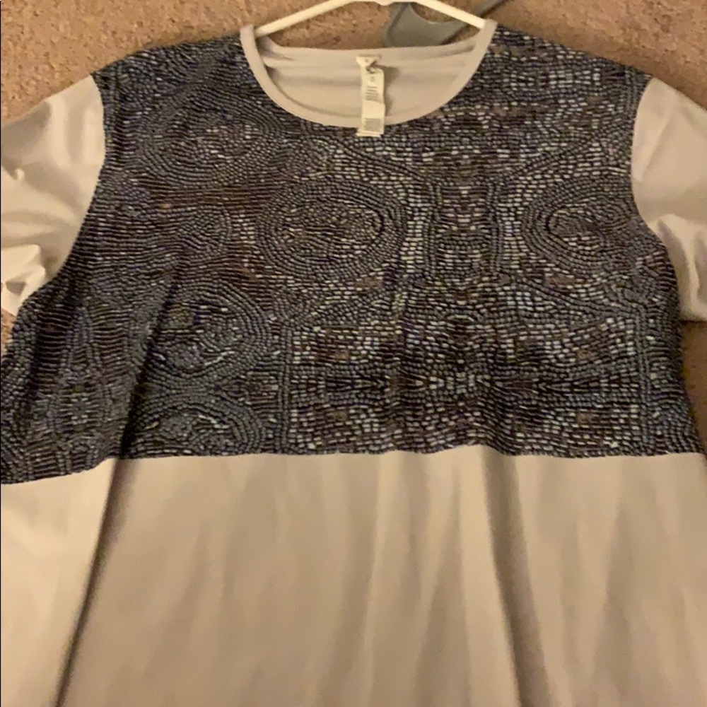 Rare lululemon top